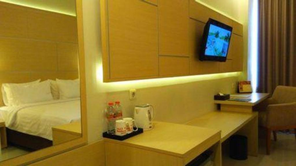 Horison Hotel Sukabumi Exterior photo