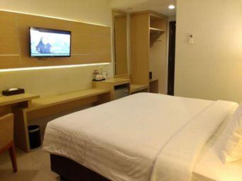 Horison Hotel Sukabumi Exterior photo