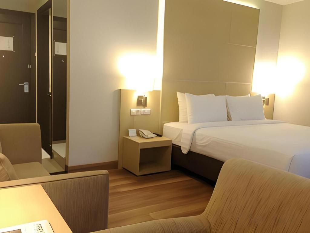 Horison Hotel Sukabumi Exterior photo