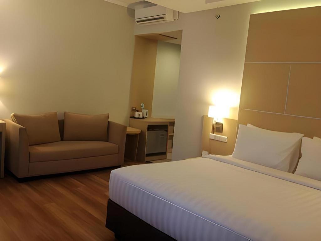Horison Hotel Sukabumi Exterior photo