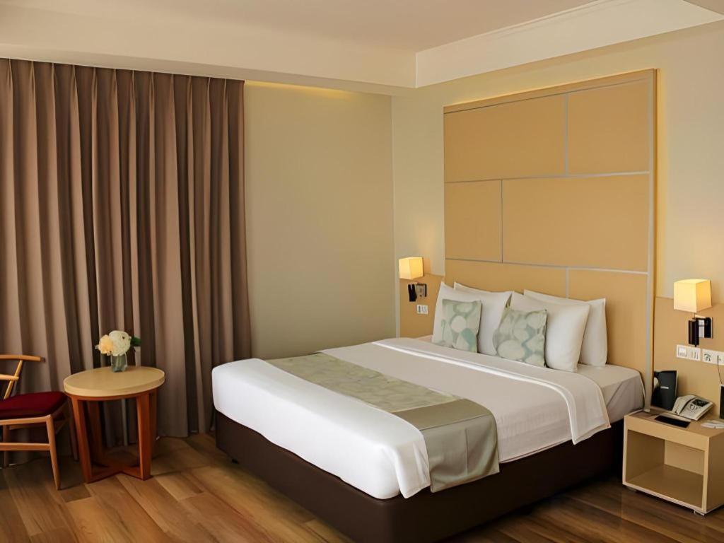 Horison Hotel Sukabumi Exterior photo