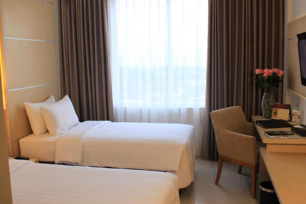 Horison Hotel Sukabumi Exterior photo