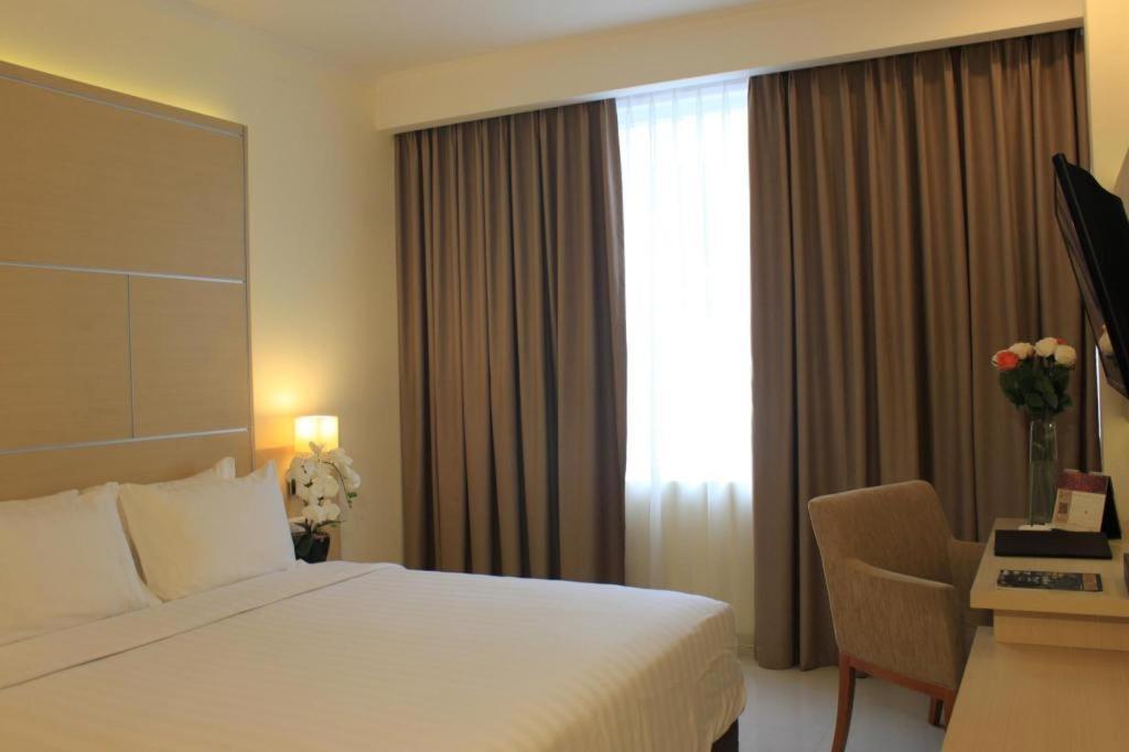 Horison Hotel Sukabumi Exterior photo