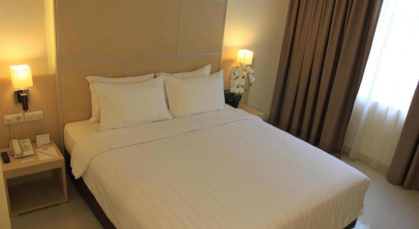 Horison Hotel Sukabumi Exterior photo