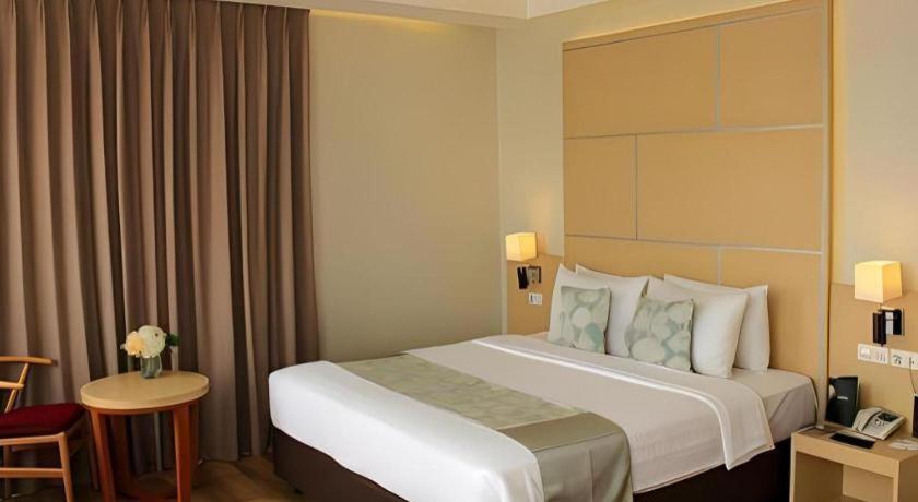 Horison Hotel Sukabumi Exterior photo