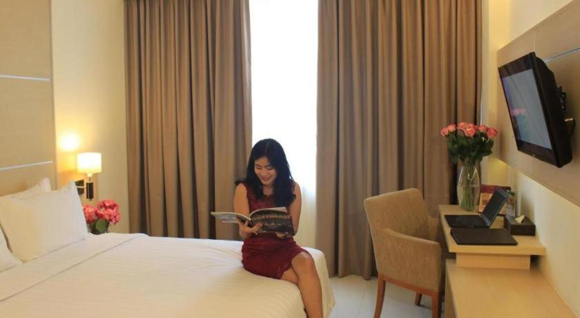 Horison Hotel Sukabumi Exterior photo