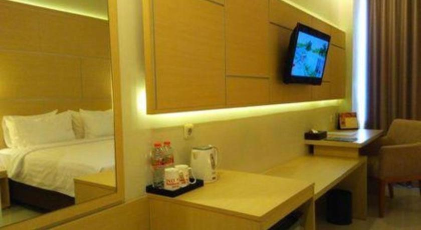 Horison Hotel Sukabumi Exterior photo