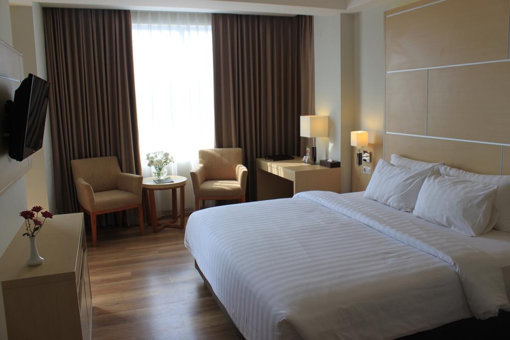Horison Hotel Sukabumi Exterior photo